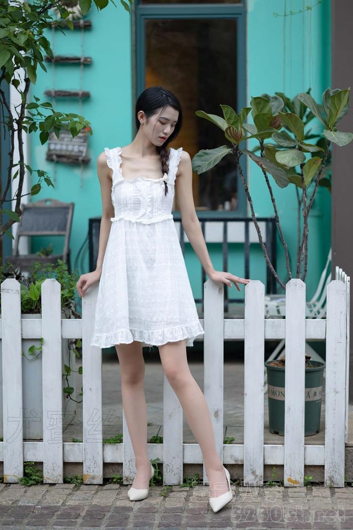[尤蜜丝]穿搭写真 NO.055[37P／334MB]预览图