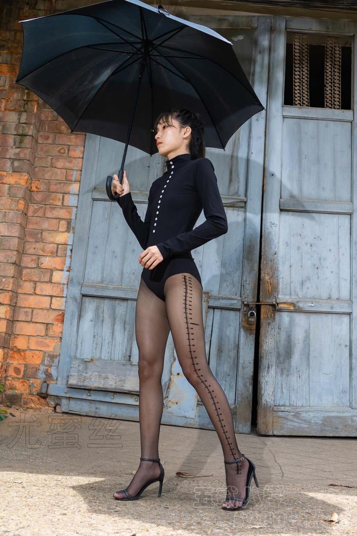 [尤蜜丝]穿搭写真 NO.071[45P／421MB]预览图
