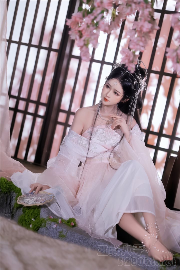 高冷妹子@三度_69 小师姐 [81P5V-1.45GB]推荐预览图