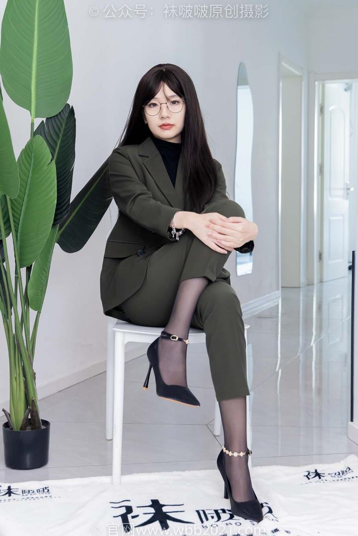 [BoBoSocks袜啵啵]VOL.519 小甜豆 高跟鞋、薄黑丝、裸足、ol制服、裤里丝[143P+1V／6.70GB]推荐预览图