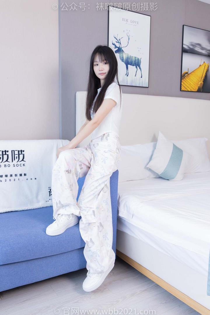 [BoBoSocks袜啵啵]VOL.550 甜甜圈-板鞋自然穿脏白棉袜[148P+1V／5.90GB]推荐预览图